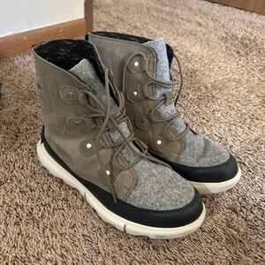 Sorel Tan and Gray Women's Boots